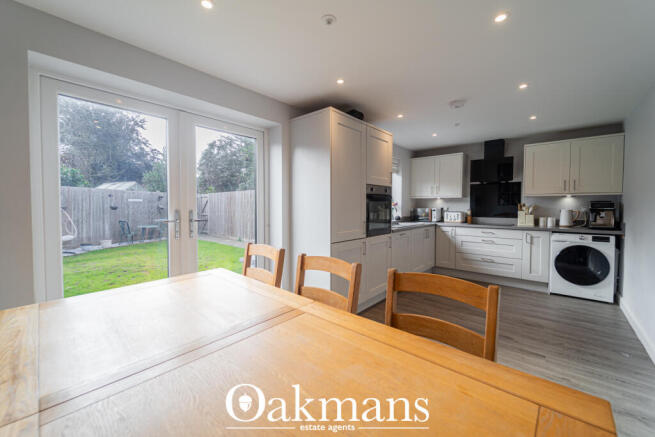 Kitchen & dining room