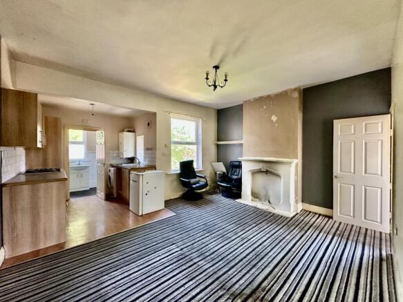 2 bed Flat for sale Image 5