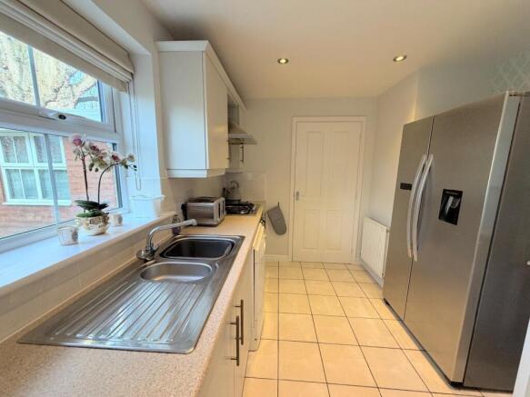 4 bed Detached for sale Image 5