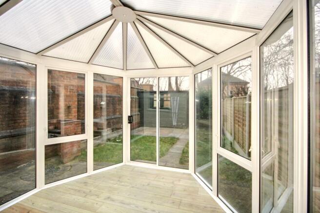 2 bed Semi-Detached to rent Image 4
