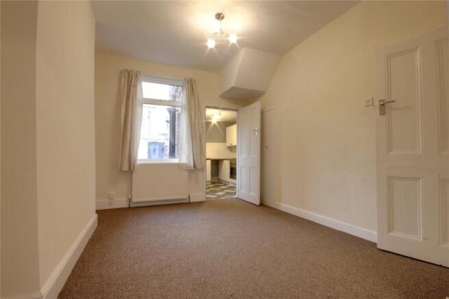 2 bed Terraced to rent Image 5