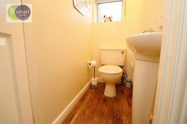 6 bed Detached for sale Image 8