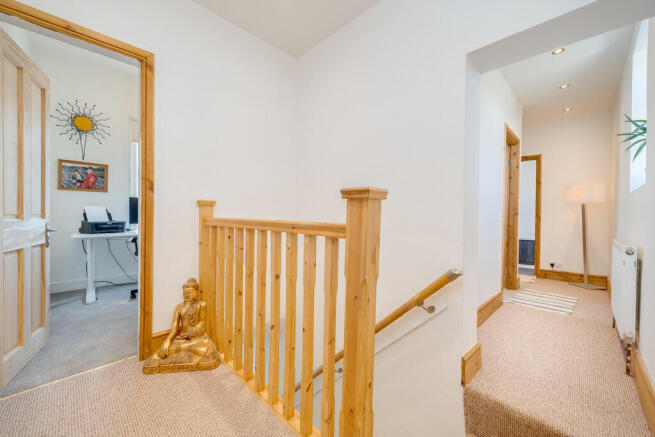 4 bed Detached for sale Image 7