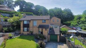 11, Meadowbank, Old Colwyn, Colwyn Bay LL29 8EX