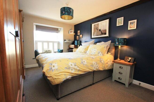 2 bed Apartment for sale Image 7