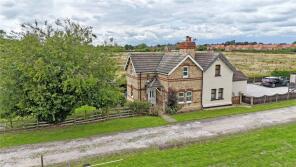 2, Station Cottages, Station Road, Beckingham DN10 4PX