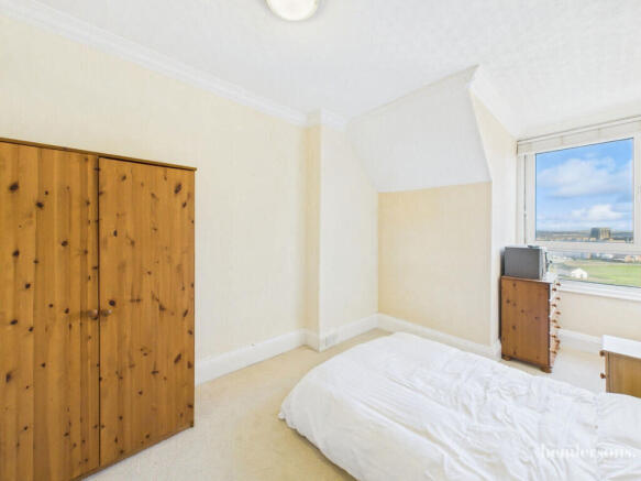 2 bed Apartment for sale Image 9
