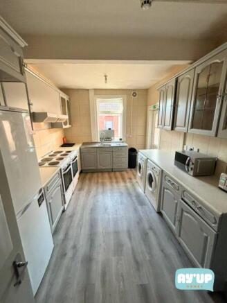 1 bed House Share to rent Image 7