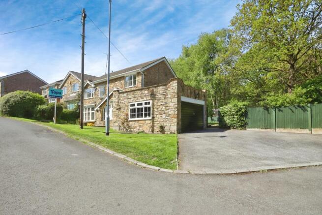 5 bed Detached for sale Image 4