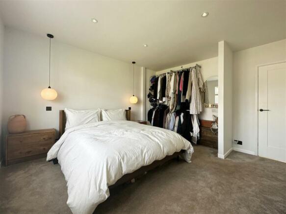 Bedroom  1.JPG