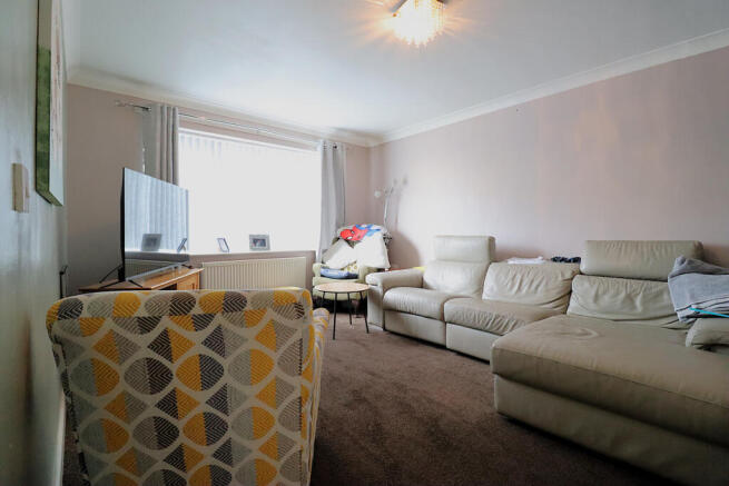 3 bed Semi-Detached for sale Image 3