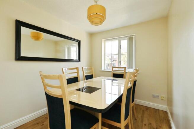 4 bed Detached for sale Image 5