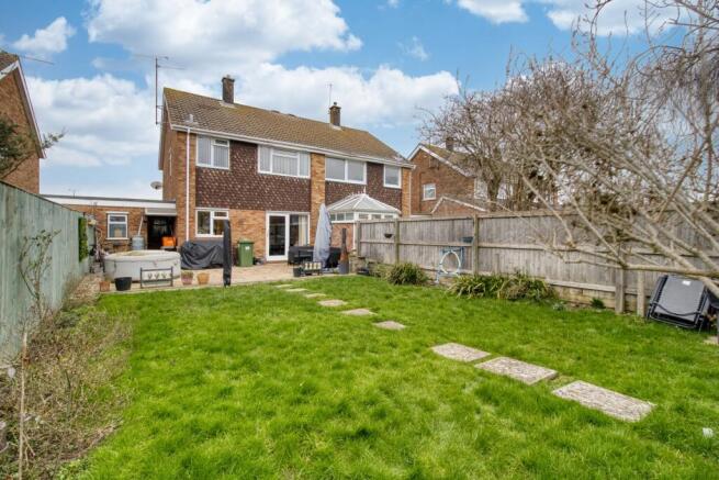Garden - EweMove Swindon South