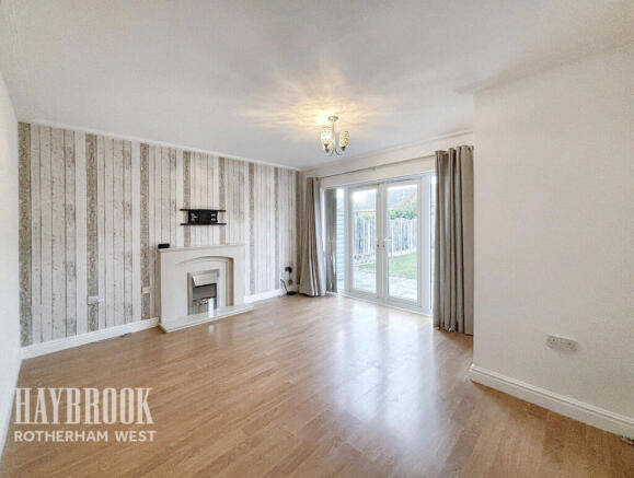 4 bed Detached for sale Image 4