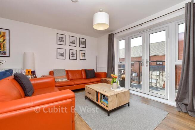 Living Room / Kitchen