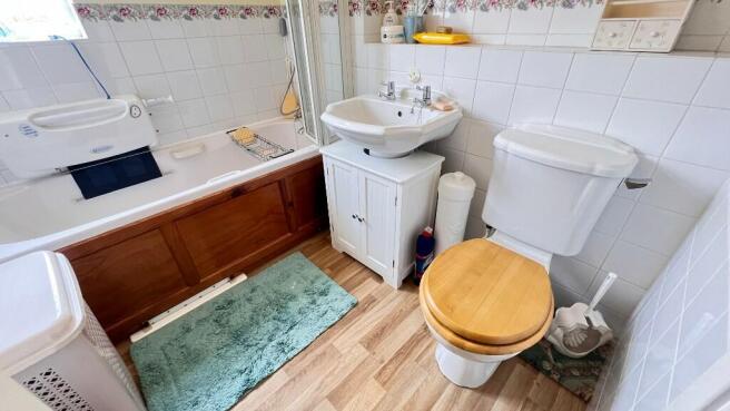 Bathroom/w.c.