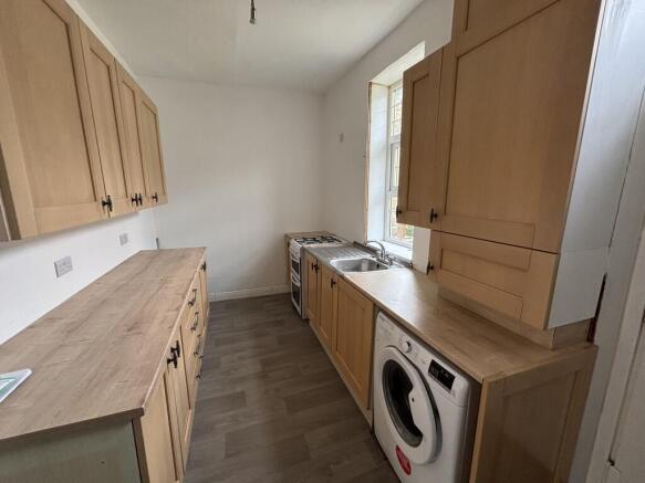 3 bed Terraced to rent Image 4