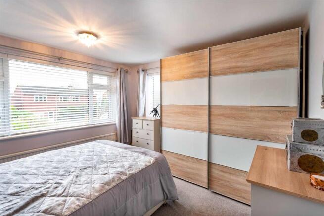 3 bed Bungalow for sale Image 10