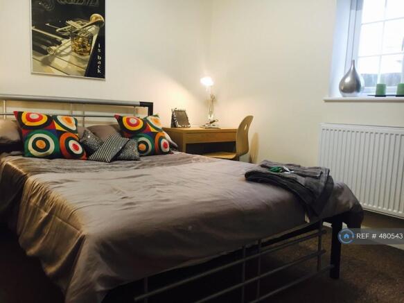 Bright Spacious Room