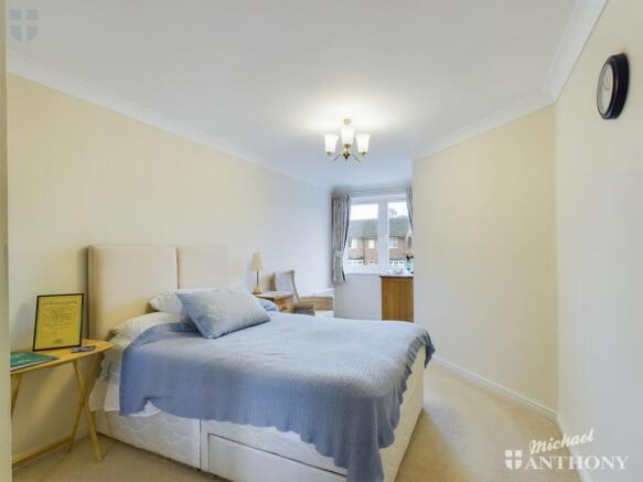 CAM03218G0-PR0378-STILL001