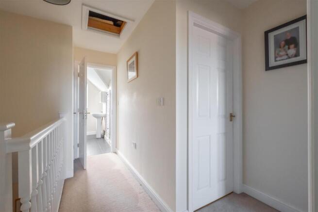 4 bed Town House for sale Image 11