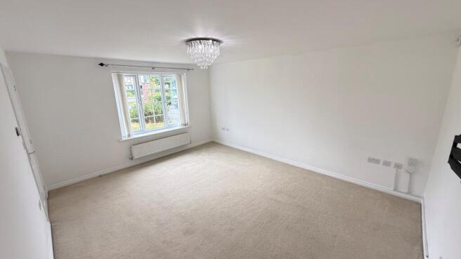 4 bed Detached to rent Image 7