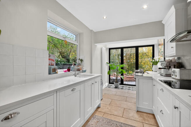 4 bed Terraced for sale Image 9