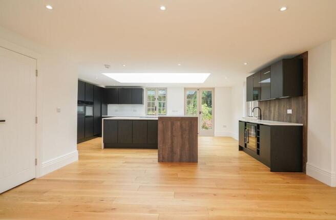 4 bed Mews to rent Image 10