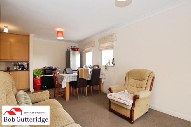 FITTED KITCHEN / LIVING ROOM