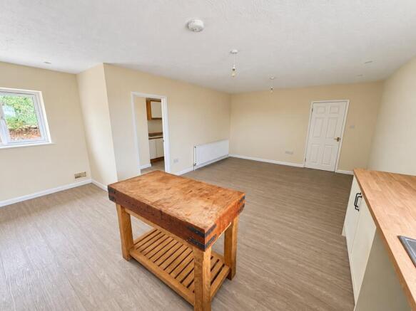 05-kitchen-dining-ro