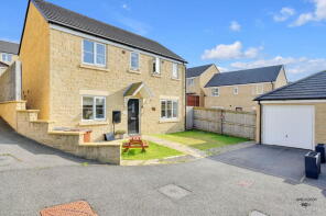 38, Rowling Hollins, Colne BB8 8FH