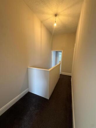 3 bed Detached to rent Image 5