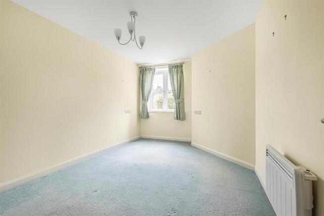 1 bed Flat for sale Image 4