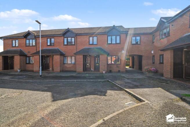2-bed flat on Legwood Court, Flixton, Urmston, Greater Manchester, £190,000