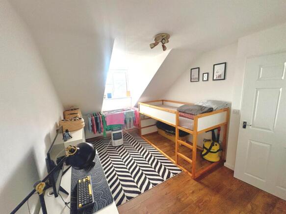 2 bed Flat for sale Image 8