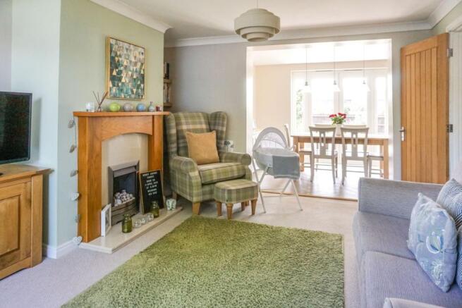 Lounge/Dining Room