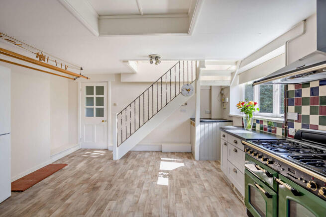 8659306-interior1...