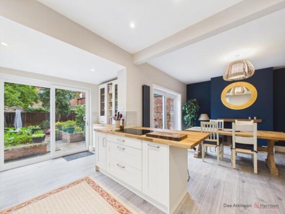 Kitchen/Dining Area