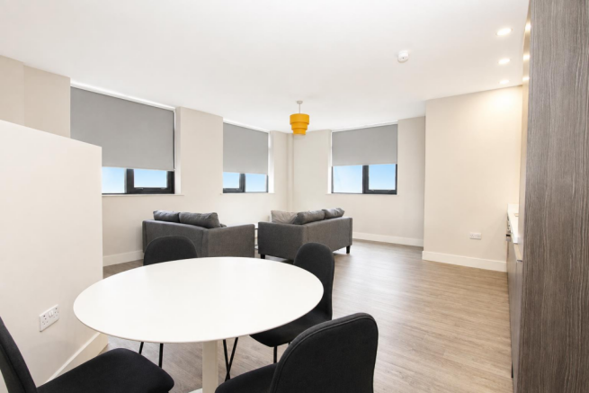 Studio to rent Image 3