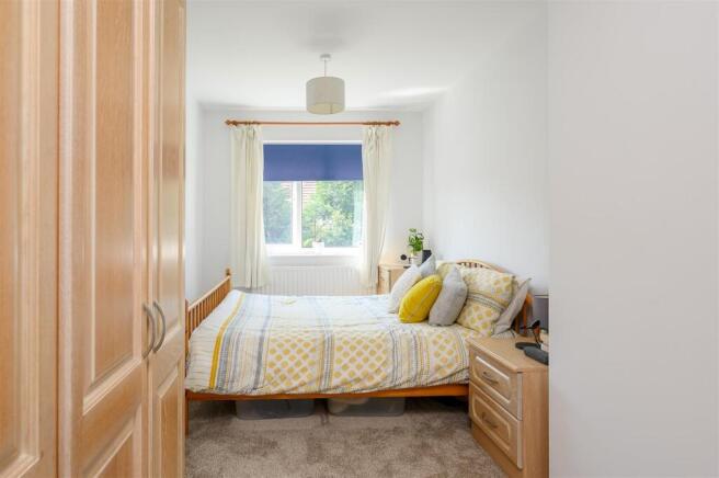 4 bed Semi-Detached for sale Image 8