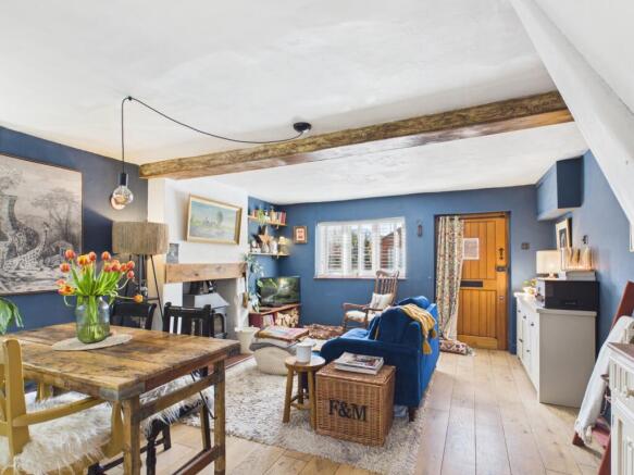 CAM02366G0-PR0143-STILL007