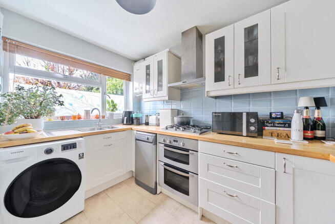 1373770-6-6902248...