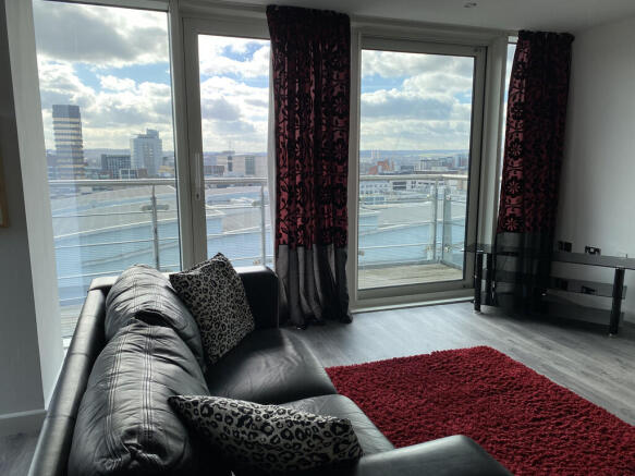 2 bed Apartment to rent Image 7