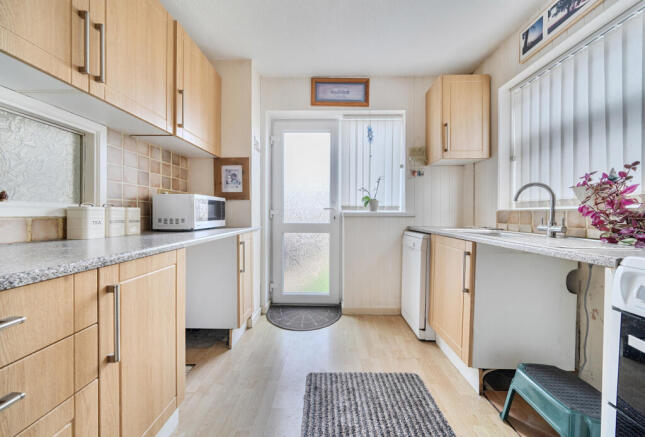 1424068-5-69b010d...