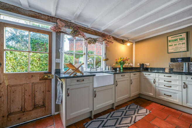 33 THE STREET - T...