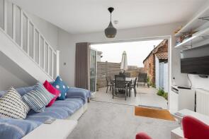 2, Pearsons Cottages, Sea Wall, Whitstable CT5 1BT