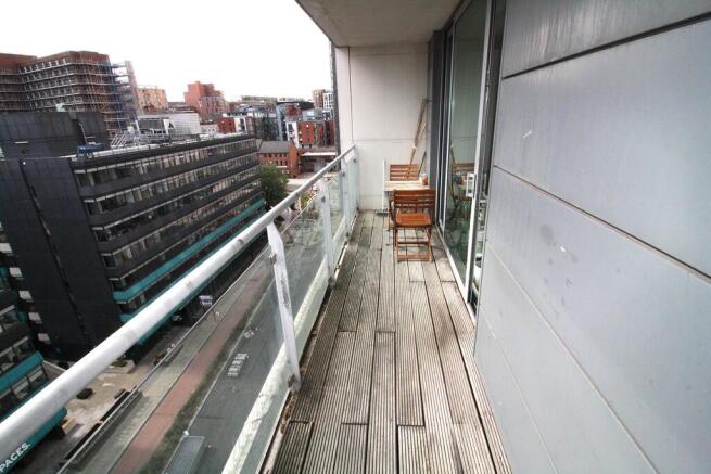 2 bed Apartment to rent Image 5