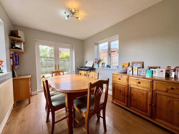 4 dining room.jpg