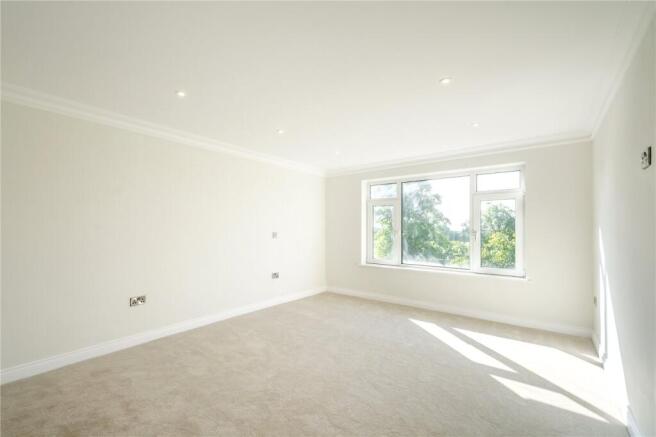 3 bed Flat for sale Image 10