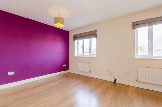 3 bed House to rent Image 6